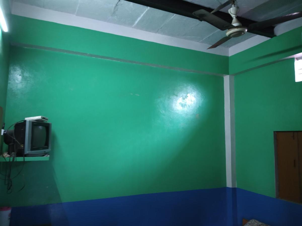 Hotel Yatri Niwas Varanasi Exterior photo